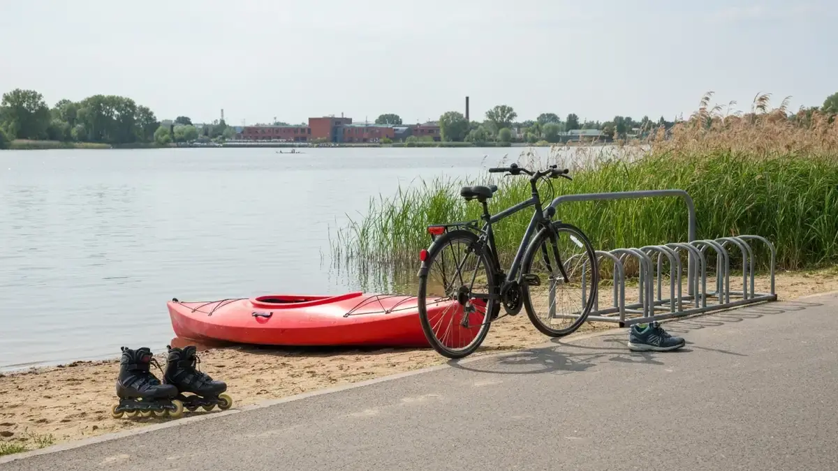 Kajak, rower i rolki nad stawem w Dolinie Trzech Stawów w Katowicach